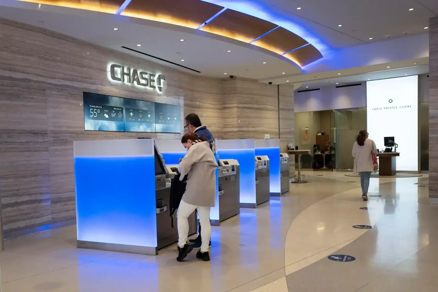 银行账户突遭冻结？加密货币竟成应急资金首选！