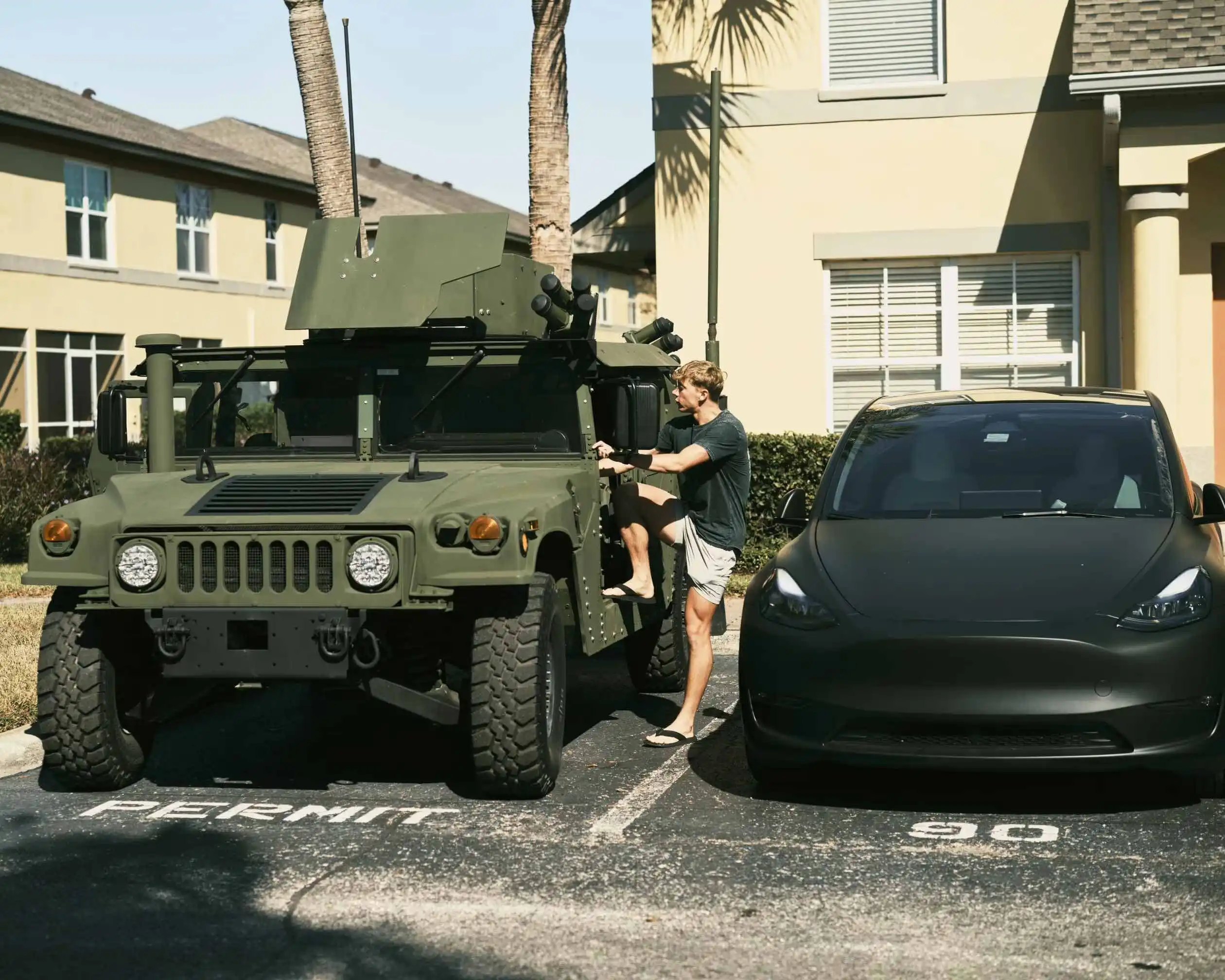 美军航母变身华尔街:官兵疯狂炒币炒股内幕曝光 美军航母变身华尔街:官兵疯狂炒币炒股内幕曝光