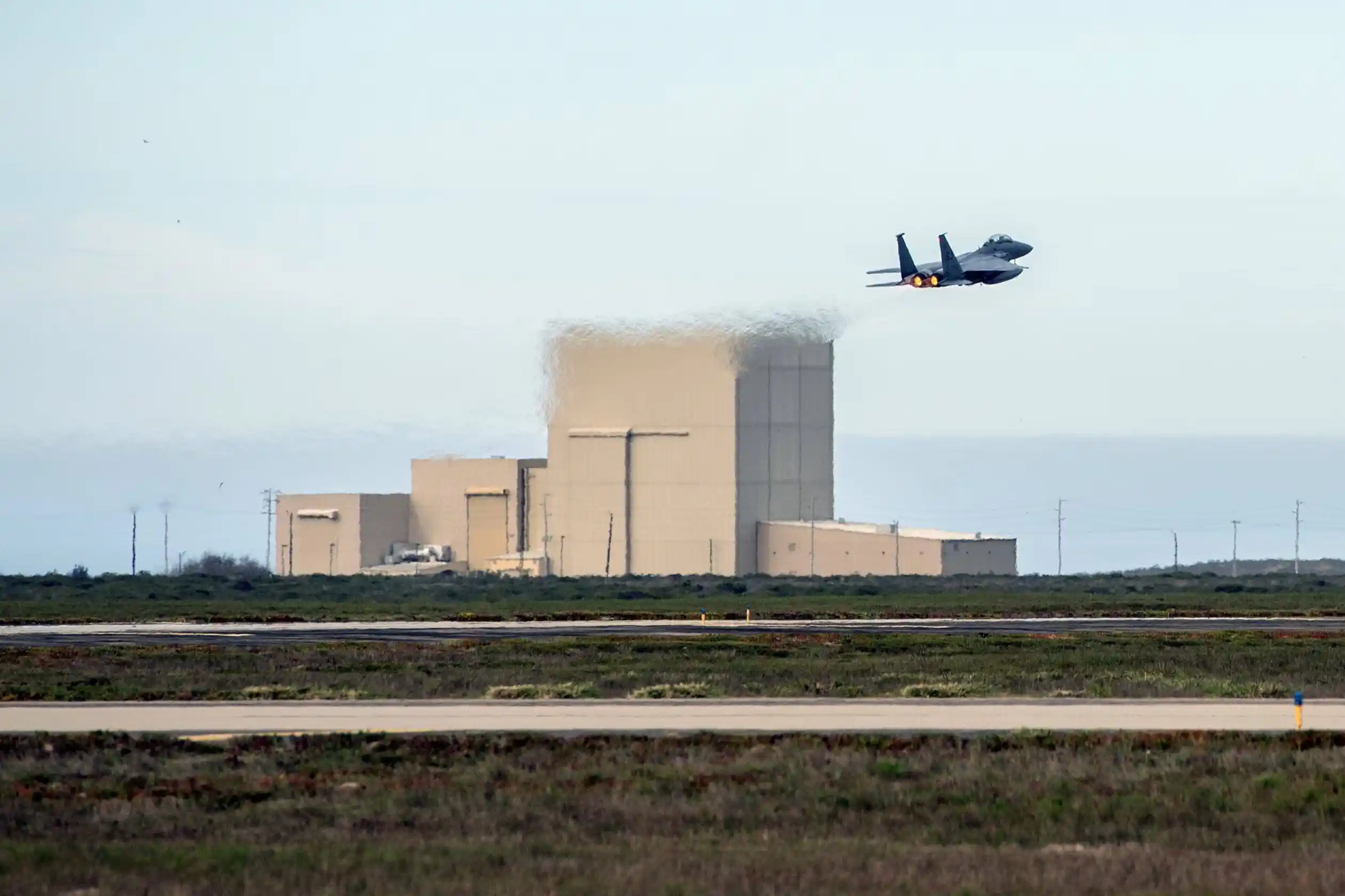 美军航母变身华尔街:官兵疯狂炒币炒股内幕曝光 美军航母变身华尔街:官兵疯狂炒币炒股内幕曝光