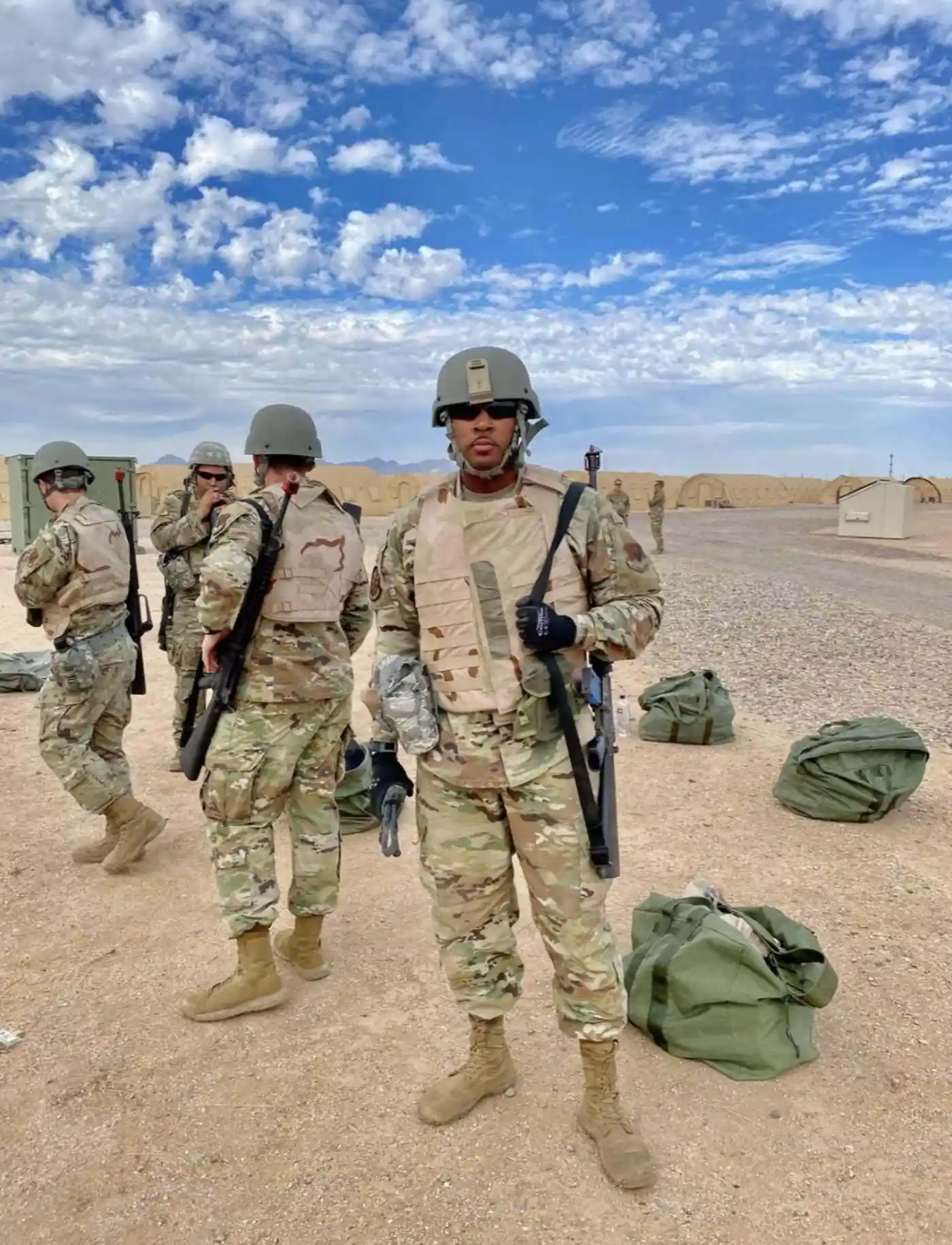 美军航母变身华尔街:官兵疯狂炒币炒股内幕曝光 美军航母变身华尔街:官兵疯狂炒币炒股内幕曝光